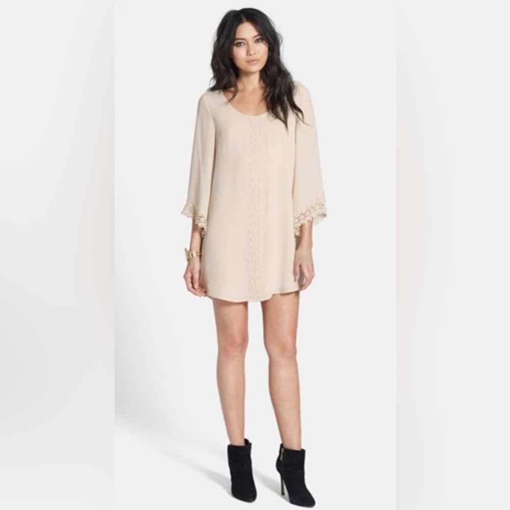 NWOT- ASTR Beige Lace Trim Shift Dress Scoop Neck Chiffon Bell Sleeve-Small